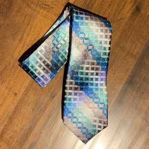 100% Silk Van Heusen Tie
